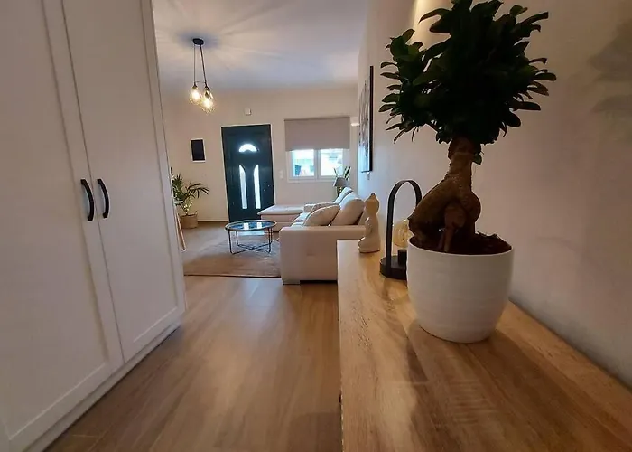 Kentia Fine Living Apartment